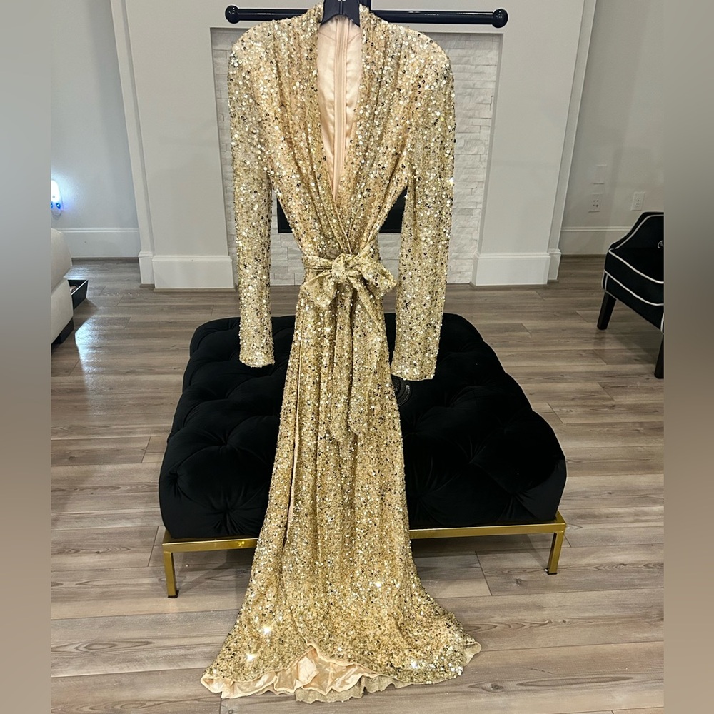 Badgley Mischka Gold Sequined Gown - Stunning & Elegant